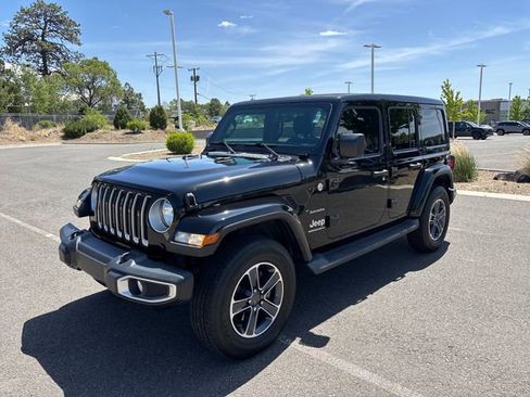 Used 2023 Jeep Wrangler Unlimited Sahara AWD/4WD image 7