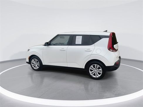 Used 2022 Kia Soul LX image 8