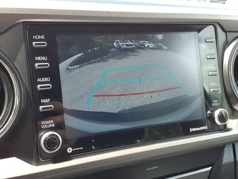 Used 2020 Toyota Tacoma SR5 AWD/4WD image 24
