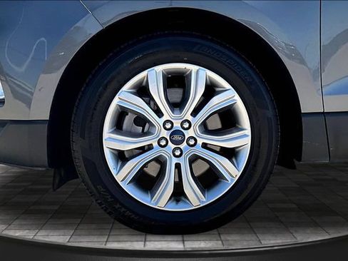 Used 2022 Ford Edge Titanium AWD/4WD image 31