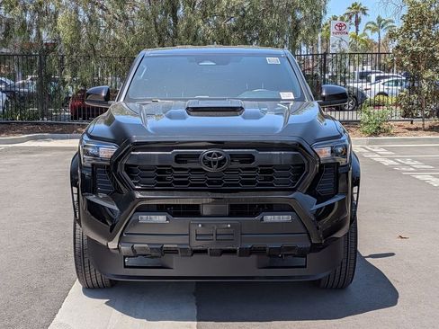 Used 2024 Toyota Tacoma TRD Sport RWD image 4