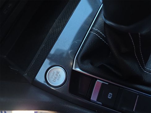 Used 2023 Volkswagen Tiguan SE R-Line image 28