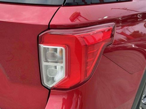 Used 2024 Ford Explorer XLT w/ Equipment Group 202A RWD image 16