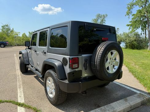 Used 2013 Jeep Wrangler Unlimited Sport AWD/4WD image 7