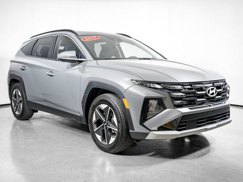 Certified 2025 Hyundai Tucson SEL FWD image 2
