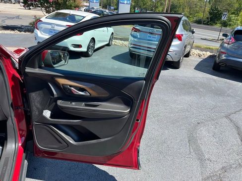 Used 2020 GMC Terrain SLE w/ Driver Convenience Package image 26