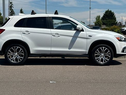 Used 2019 Mitsubishi Outlander Sport SE FWD image 3