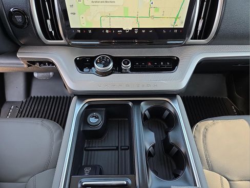 New 2026 Ford Expedition Active image 25