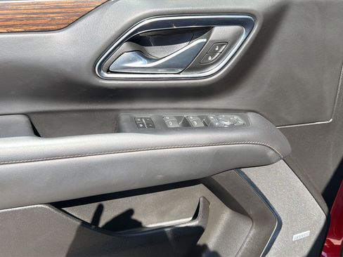 Used 2023 Chevrolet Tahoe High Country AWD/4WD image 10