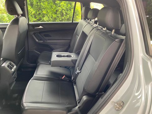 Used 2018 Volkswagen Tiguan SEL w/ R-Line Package image 42