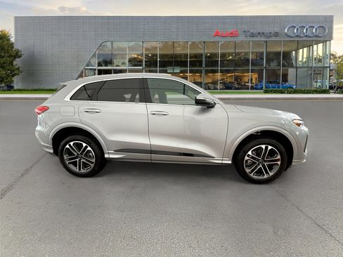 New 2025 Audi Q5 Premium image 2