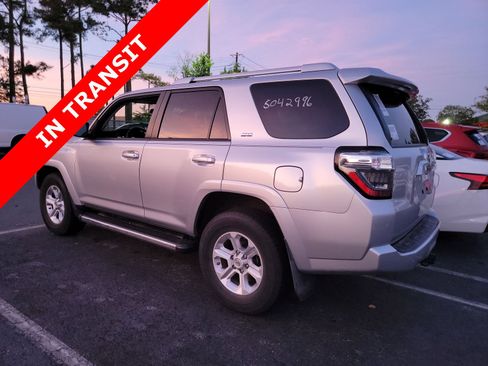 Used 2017 Toyota 4Runner SR5 image 5