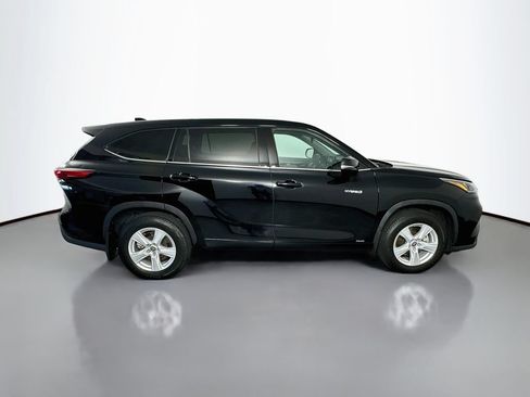 Used 2020 Toyota Highlander LE AWD/4WD image 8