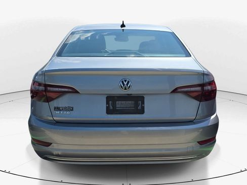 Used 2020 Volkswagen Jetta R-Line FWD image 5