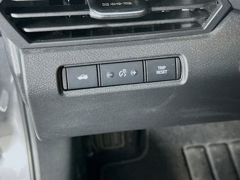 Used 2025 Nissan Altima 2.5 SV image 16