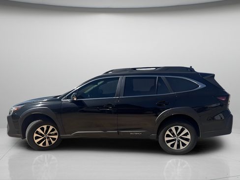 Used 2024 Subaru Outback Premium AWD/4WD image 8