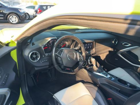 Used 2021 Chevrolet Camaro SS RWD image 7