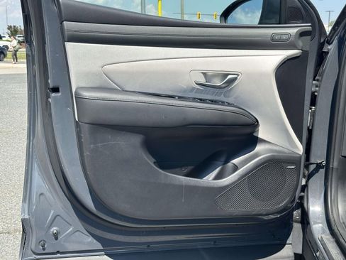 Used 2025 Hyundai Tucson Limited AWD/4WD image 16