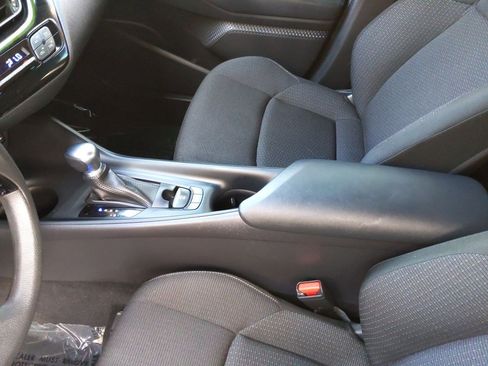 Used 2019 Toyota C-HR LE image 14