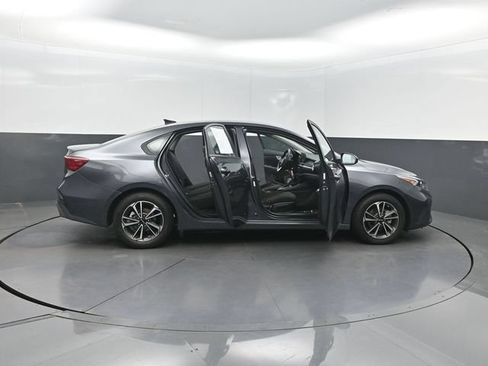 Used 2024 Kia Forte LXS FWD image 31