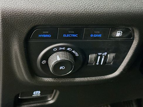 Used 2023 Jeep Grand Cherokee 4WD 4xe w/ Luxury Tech Group II image 17