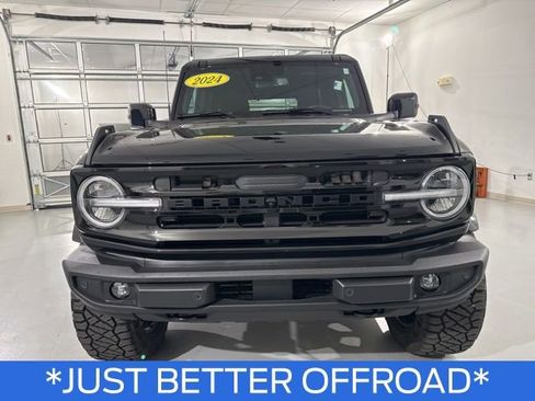 Used 2024 Ford Bronco Outer Banks AWD/4WD image 3