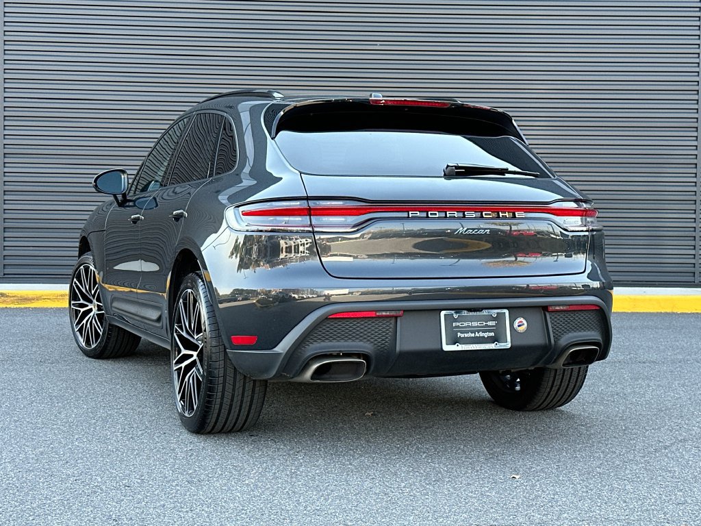 Certified 2026 Porsche Macan AWD/4WD image 3