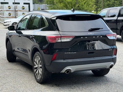 Used 2022 Ford Escape Titanium AWD/4WD image 3