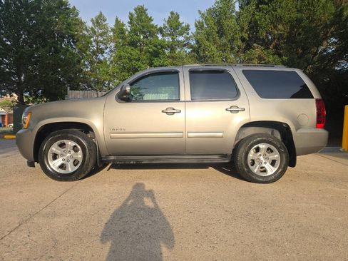 Used 2012 Chevrolet Tahoe LT w/ Luxury Package AWD/4WD image 4