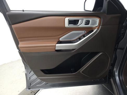 Used 2023 Ford Explorer King Ranch w/ Technology Package AWD/4WD image 15