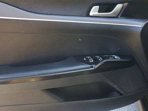 Used 2025 Kia K5 LXS image 16