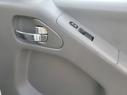 Used 2019 Nissan Frontier SV image 41