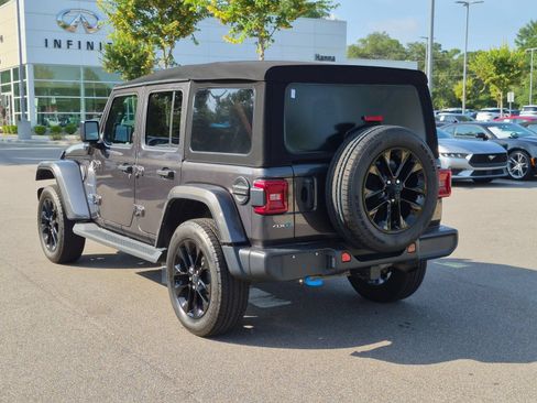 Used 2024 Jeep Wrangler Unlimited Sahara w/ Technology Group AWD/4WD image 5