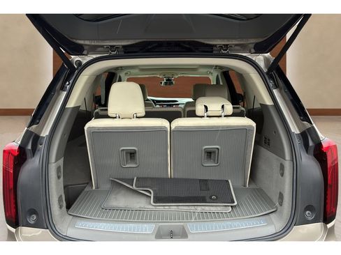 Certified 2022 Cadillac XT6 Premium Luxury w/ Technology Package image 17