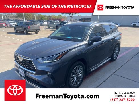 Used 2022 Toyota Highlander Platinum image 1