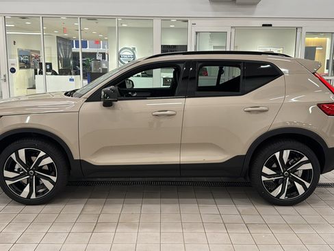 New 2026 Volvo XC40 B5 Ultra w/ Protection Package Premier image 8