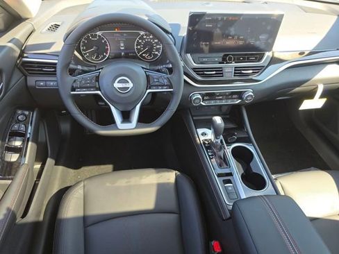 New 2025 Nissan Altima 2.5 SR w/ SR Premium Package image 3