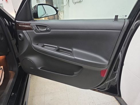 Used 2012 Chevrolet Impala LTZ FWD image 12
