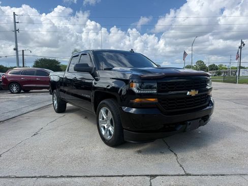 Used 2019 Chevrolet Silverado 1500 Custom w/ Custom Convenience Package RWD image 3