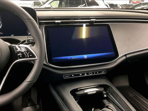 New 2026 Mercedes-Benz E 350 4MATIC Sedan image 6