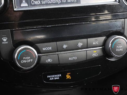 Used 2017 Nissan Rogue SL w/ SL Premium Package image 35