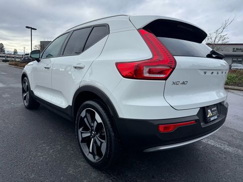 Used 2020 Volvo XC40 T5 Momentum w/ Protection Package Premier AWD/4WD image 8