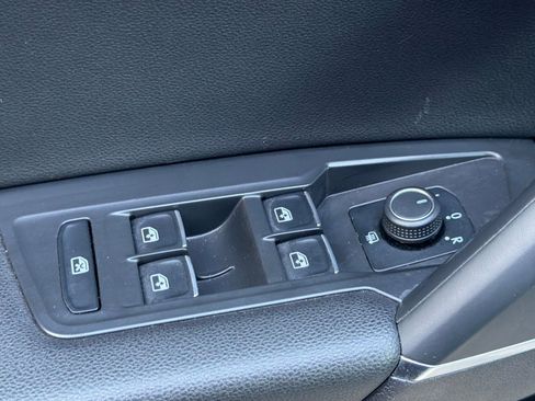 Used 2020 Volkswagen Tiguan SE R-Line w/ 3rd Row Seat Package image 12