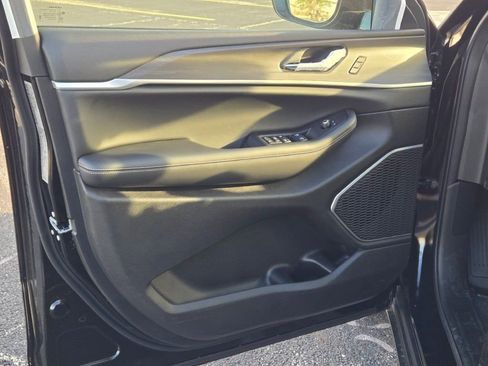 New 2025 Jeep Grand Cherokee Limited w/ Luxury Tech Group II image 17