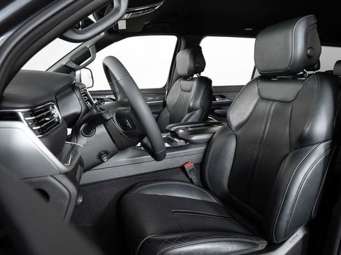 Used 2022 Jeep Wagoneer Series III image 14