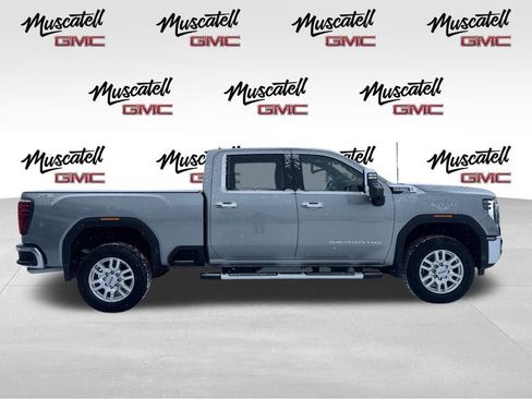 Used 2024 GMC Sierra 2500 SLT w/ SLT Premium Package image 4