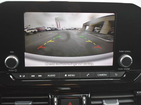 Used 2025 Nissan Pathfinder SV FWD image 25
