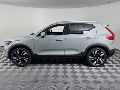 Certified 2024 Volvo XC40 B5 Plus w/ Climate Package AWD/4WD image 12