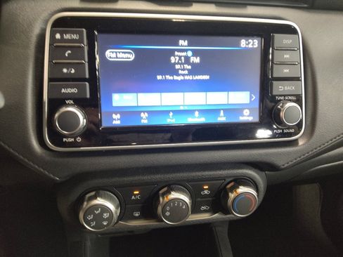 Used 2025 Nissan Versa S w/ Trunk Package image 25