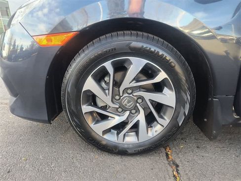 Used 2018 Honda Civic EX image 10